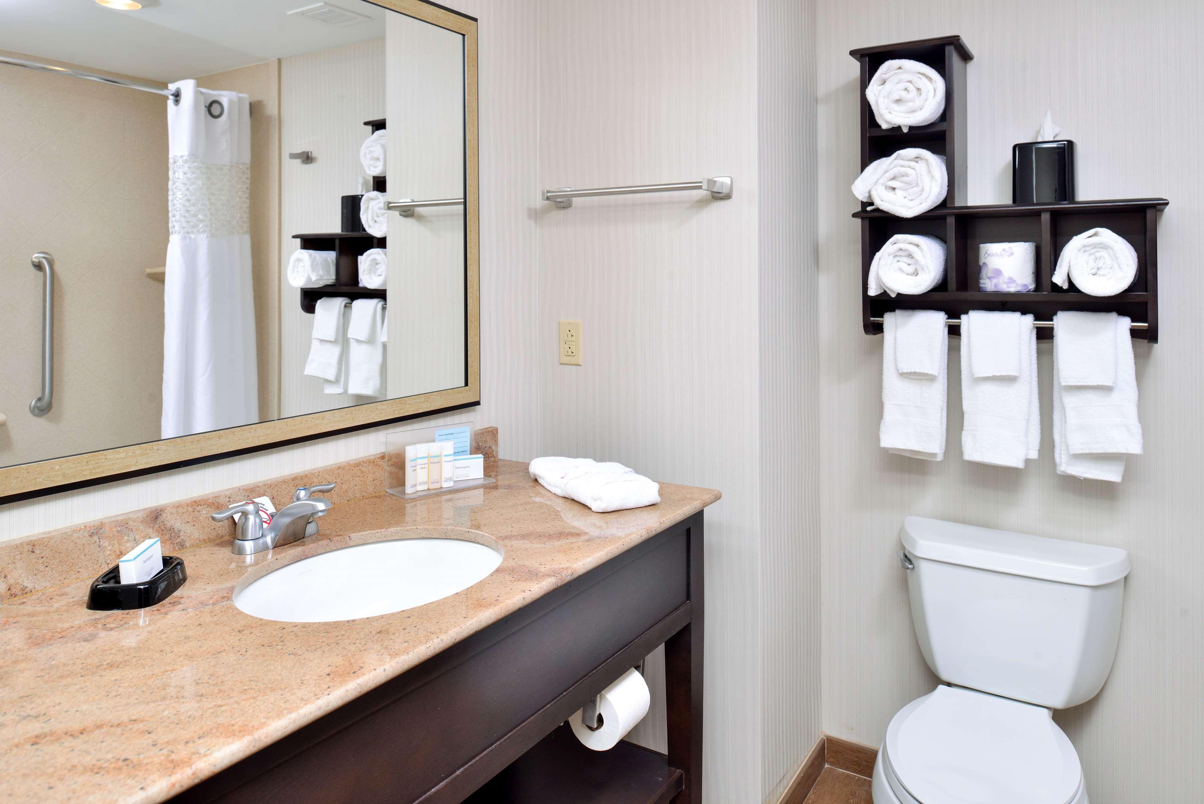 Hampton Inn & Suites California University-Pittsburgh Coal Center Экстерьер фото