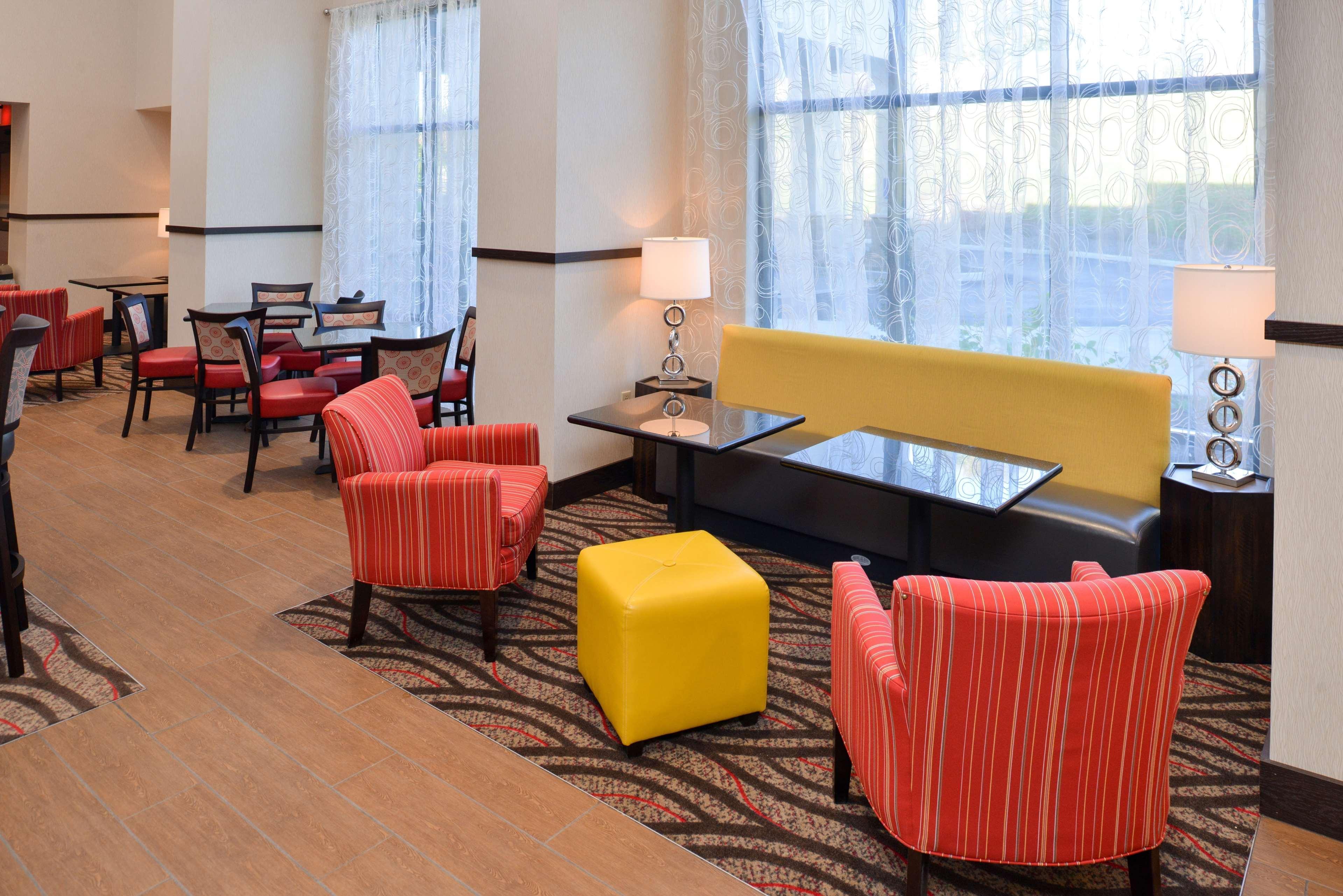 Hampton Inn & Suites California University-Pittsburgh Coal Center Экстерьер фото