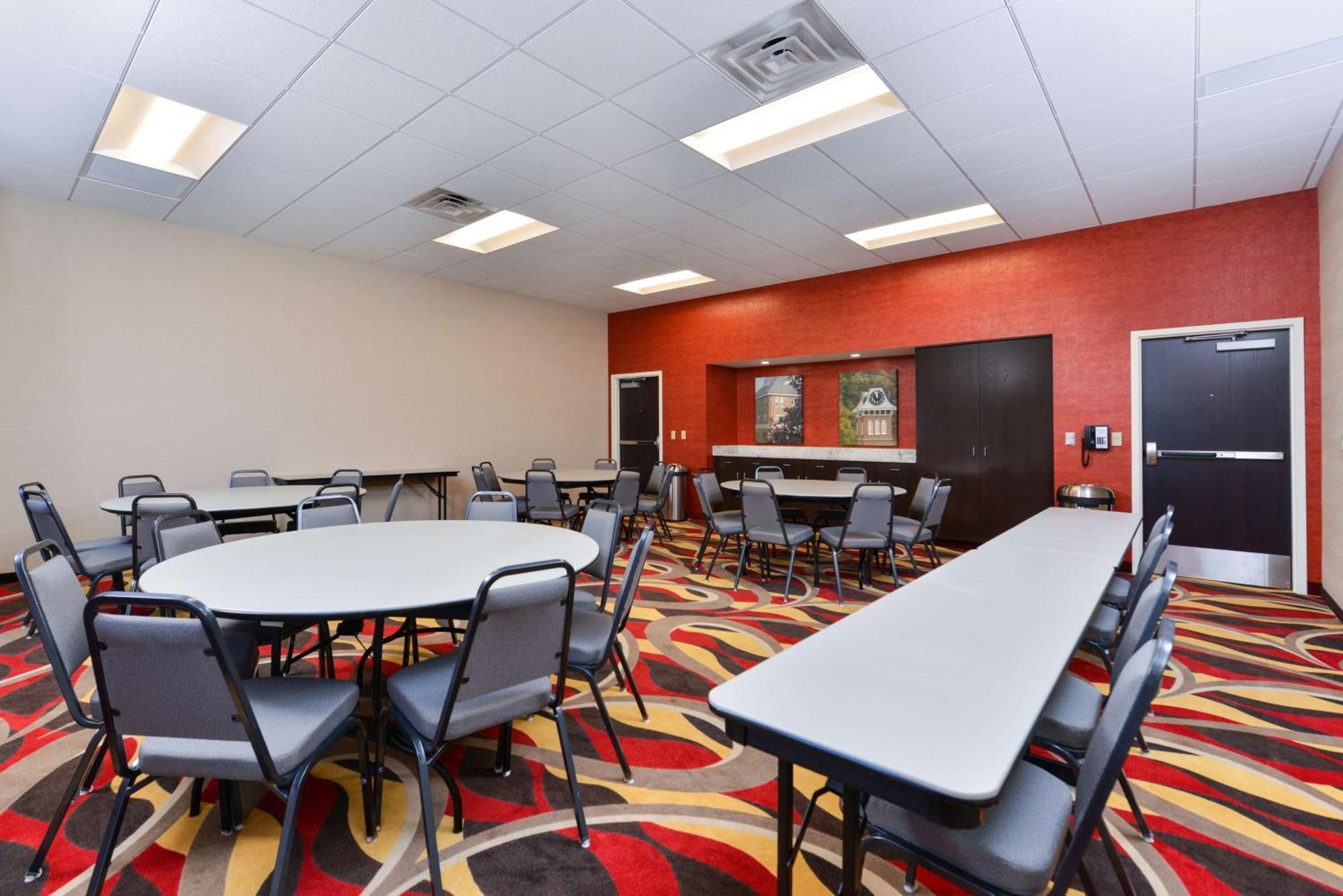 Hampton Inn & Suites California University-Pittsburgh Coal Center Экстерьер фото