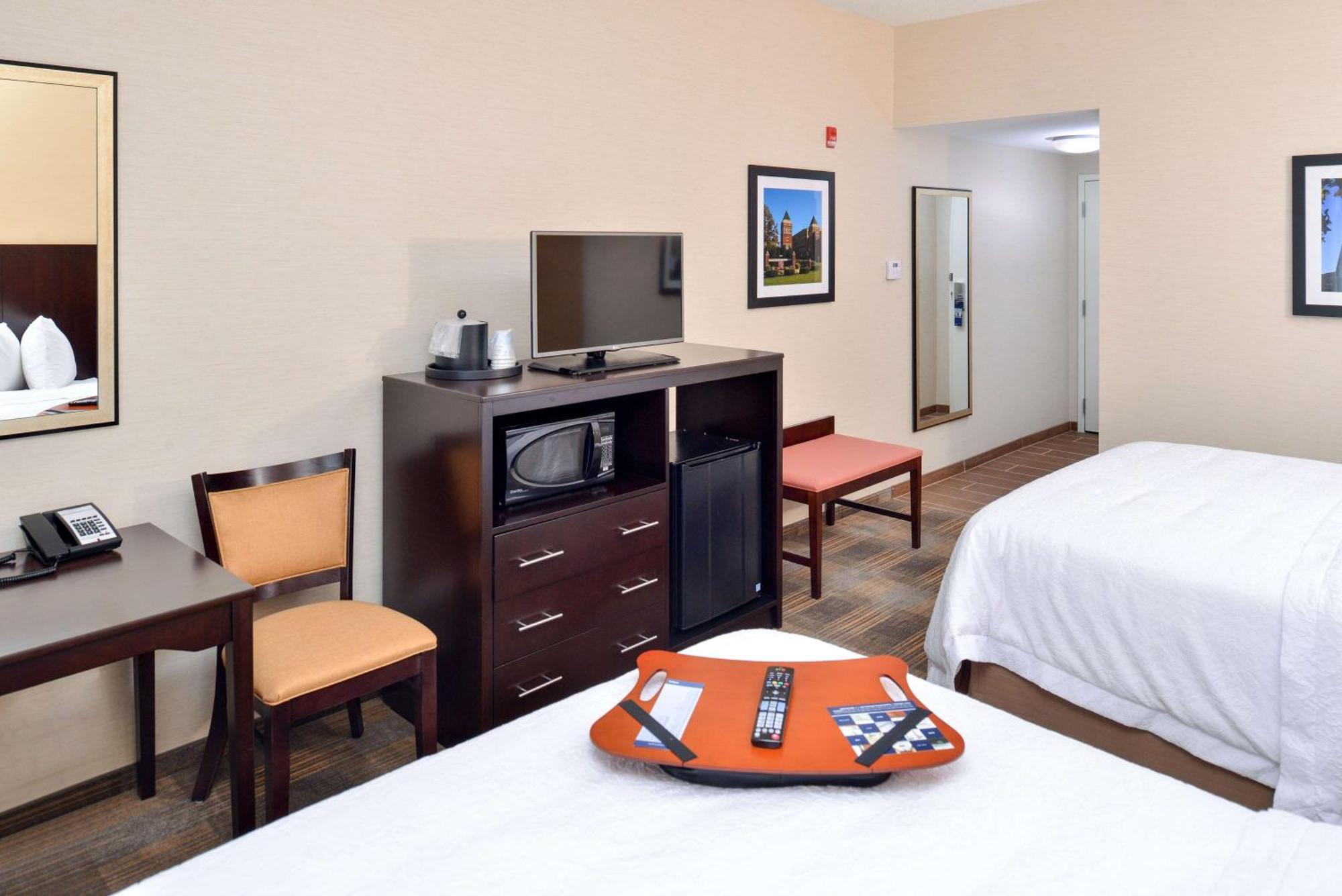 Hampton Inn & Suites California University-Pittsburgh Coal Center Экстерьер фото